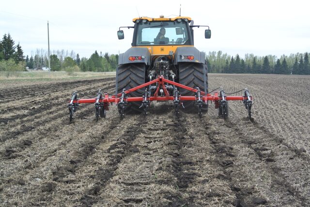 Hloubkový kypřič TALON – Talon 400/8